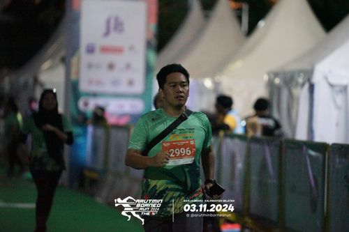 Race photo from Arutmin Borneo Run 2024