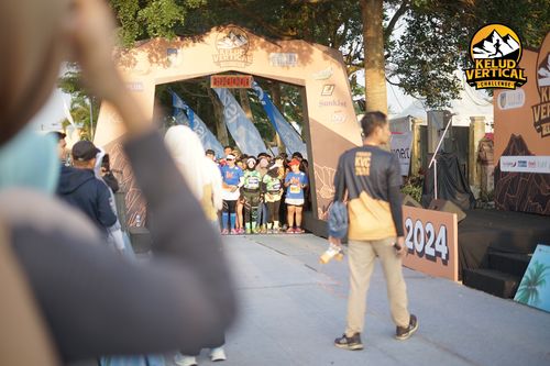 Race photo from Kelud Vertical Challenge 2024