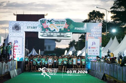 Race photo from Arutmin Borneo Run 2024