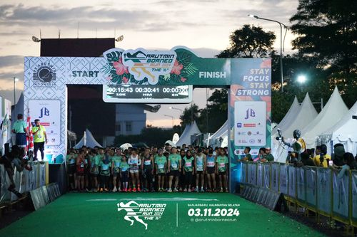 Race photo from Arutmin Borneo Run 2024