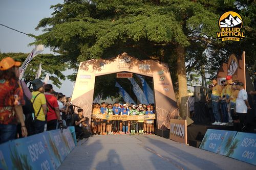 Race photo from Kelud Vertical Challenge 2024