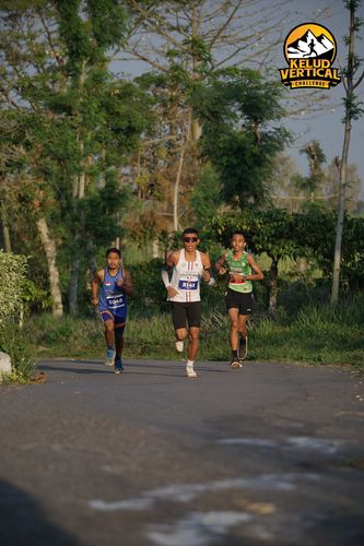 Race photo from Kelud Vertical Challenge 2024