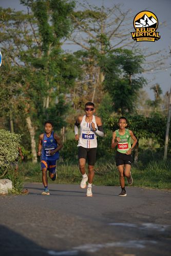 Race photo from Kelud Vertical Challenge 2024