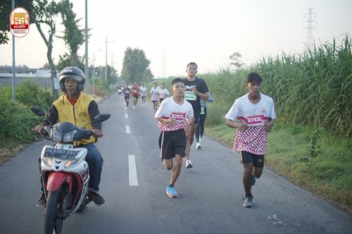 Race photo from Kediri Half Marathon 2024