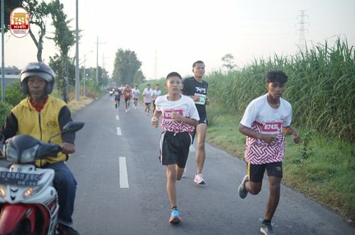 Race photo from Kediri Half Marathon 2024