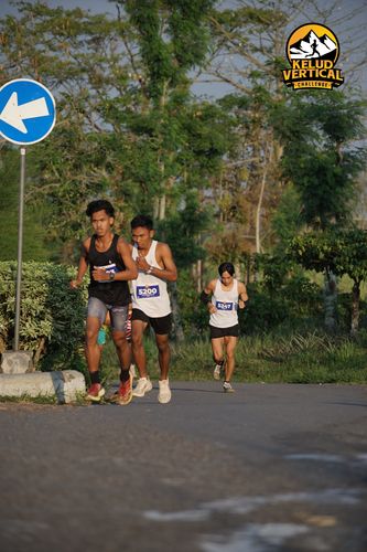 Race photo from Kelud Vertical Challenge 2024