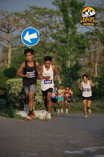 Race photo from Kelud Vertical Challenge 2024