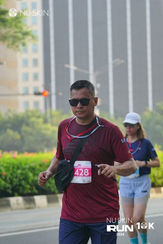 Race photo from Nu Skin Run 10K