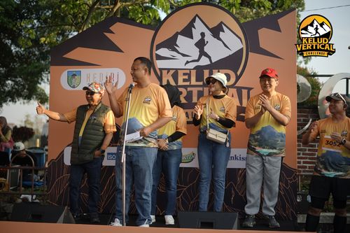 Race photo from Kelud Vertical Challenge 2024