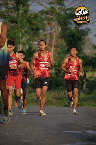 Race photo from Kelud Vertical Challenge 2024