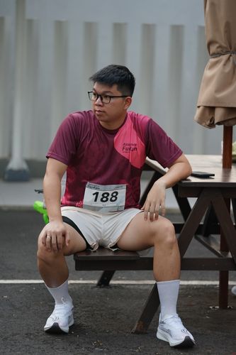 Race photo from Assurance Fun Run 2024