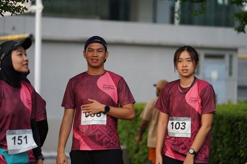 Race photo from Assurance Fun Run 2024