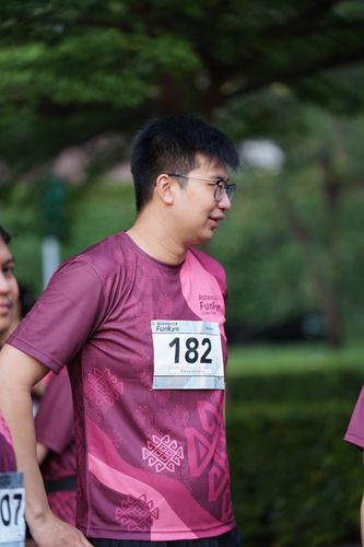 Race photo from Assurance Fun Run 2024