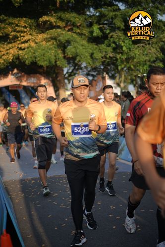 Race photo from Kelud Vertical Challenge 2024