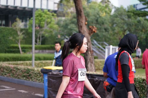 Race photo from Assurance Fun Run 2024