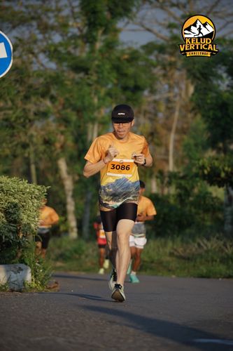 Race photo from Kelud Vertical Challenge 2024