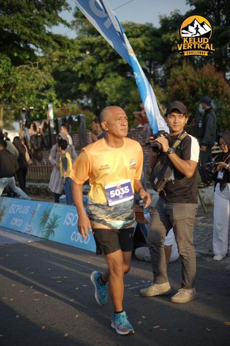 Race photo from Kelud Vertical Challenge 2024