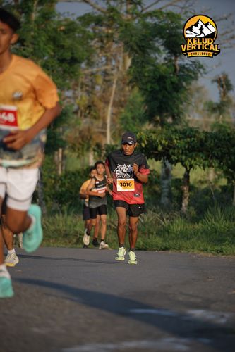 Race photo from Kelud Vertical Challenge 2024