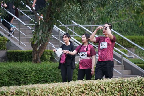 Race photo from Assurance Fun Run 2024