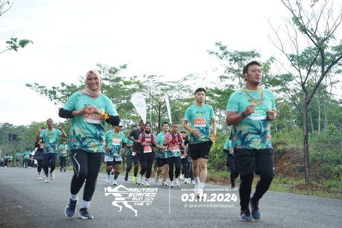 Race photo from Arutmin Borneo Run 2024