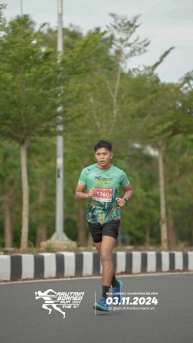 Race photo from Arutmin Borneo Run 2024