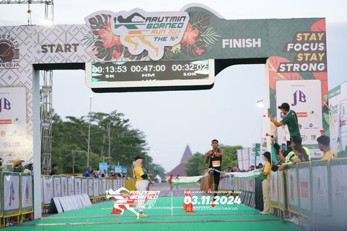 Race photo from Arutmin Borneo Run 2024