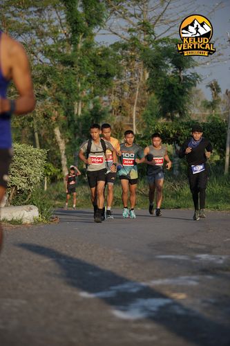 Race photo from Kelud Vertical Challenge 2024