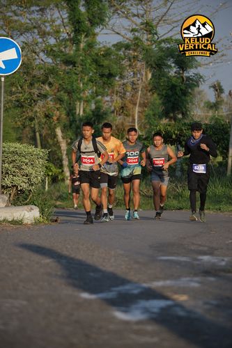 Race photo from Kelud Vertical Challenge 2024