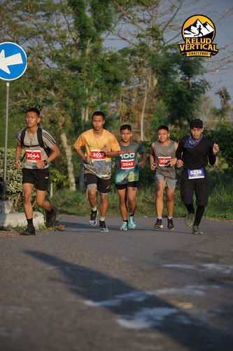 Race photo from Kelud Vertical Challenge 2024
