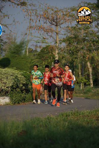 Race photo from Kelud Vertical Challenge 2024