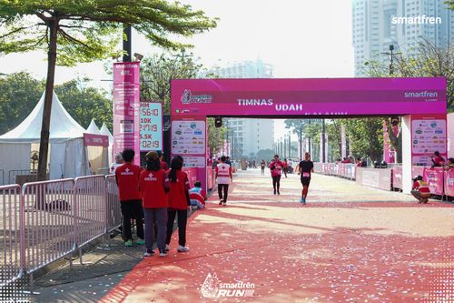 Race photo from Smartfren Run 2025 