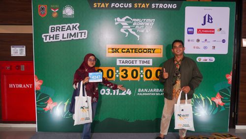 Race photo from Arutmin Borneo Run 2024