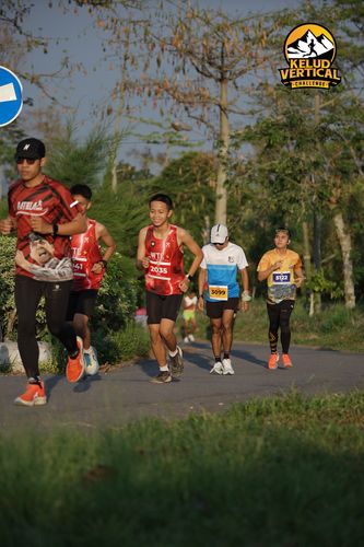 Race photo from Kelud Vertical Challenge 2024