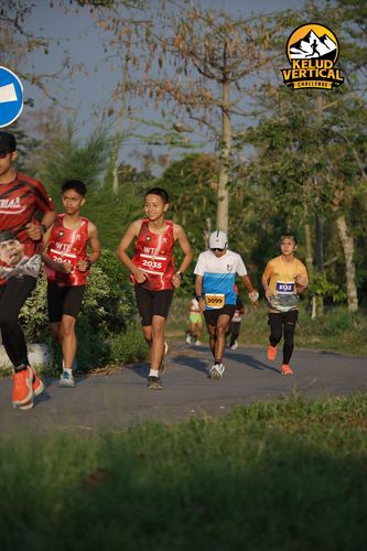 Race photo from Kelud Vertical Challenge 2024