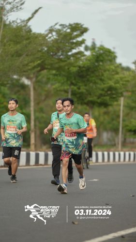 Race photo from Arutmin Borneo Run 2024
