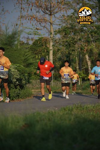 Race photo from Kelud Vertical Challenge 2024