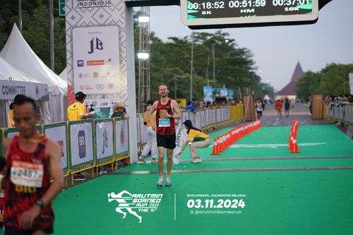 Race photo from Arutmin Borneo Run 2024