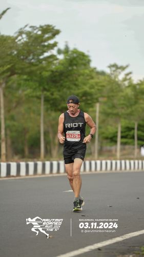 Race photo from Arutmin Borneo Run 2024
