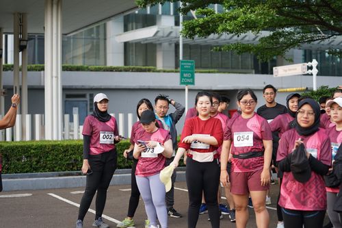 Race photo from Assurance Fun Run 2024