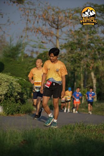 Race photo from Kelud Vertical Challenge 2024
