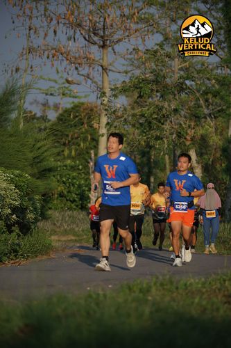 Race photo from Kelud Vertical Challenge 2024