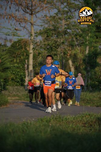 Race photo from Kelud Vertical Challenge 2024