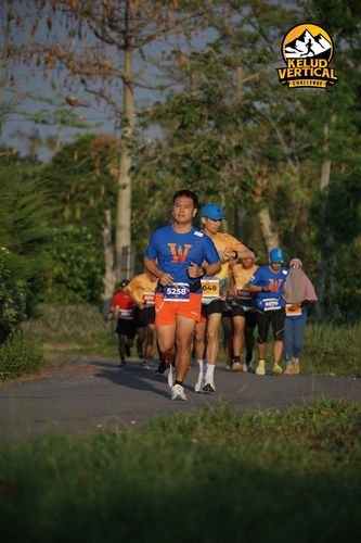 Race photo from Kelud Vertical Challenge 2024