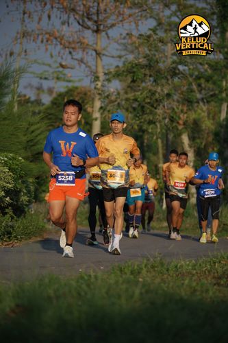 Race photo from Kelud Vertical Challenge 2024