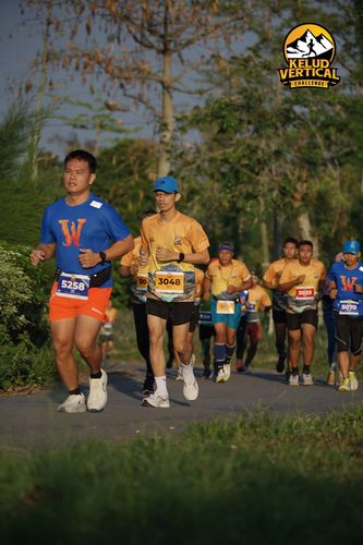 Race photo from Kelud Vertical Challenge 2024