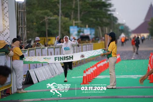 Race photo from Arutmin Borneo Run 2024