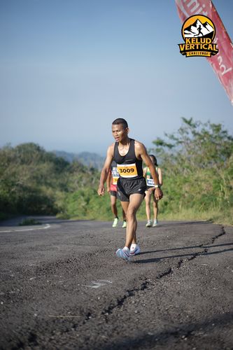 Race photo from Kelud Vertical Challenge 2024