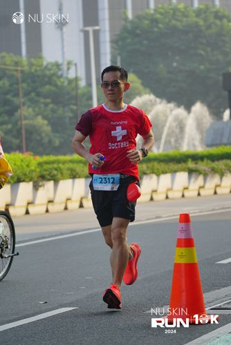 Race photo from Nu Skin Run 10K