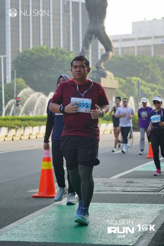 Race photo from Nu Skin Run 10K