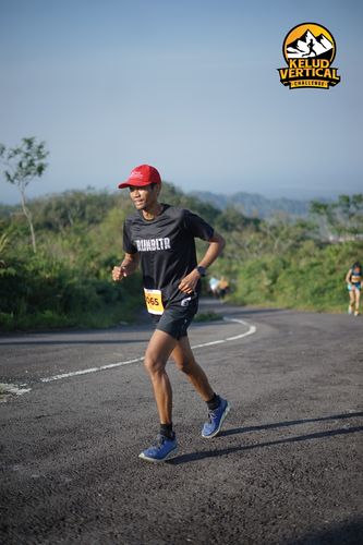 Race photo from Kelud Vertical Challenge 2024